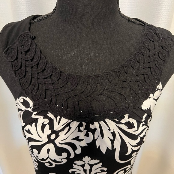 Lace Collared Halter Dress - Picture 2 of 3
